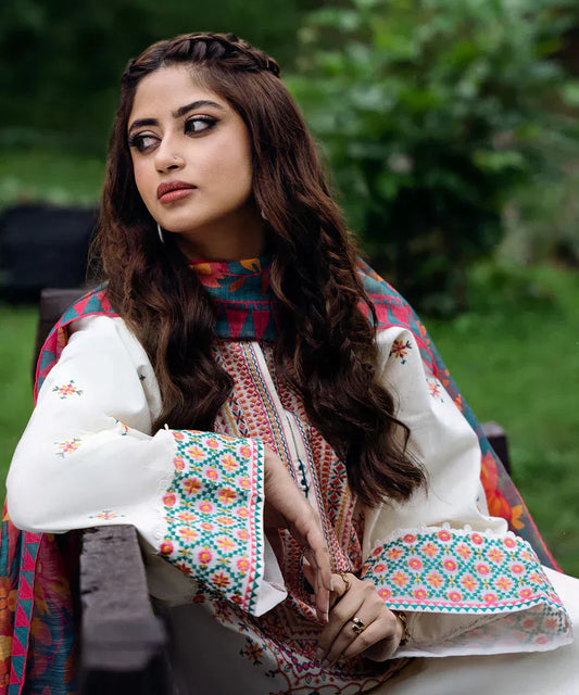 3 PC EMBROIDERED LAWN - BG762