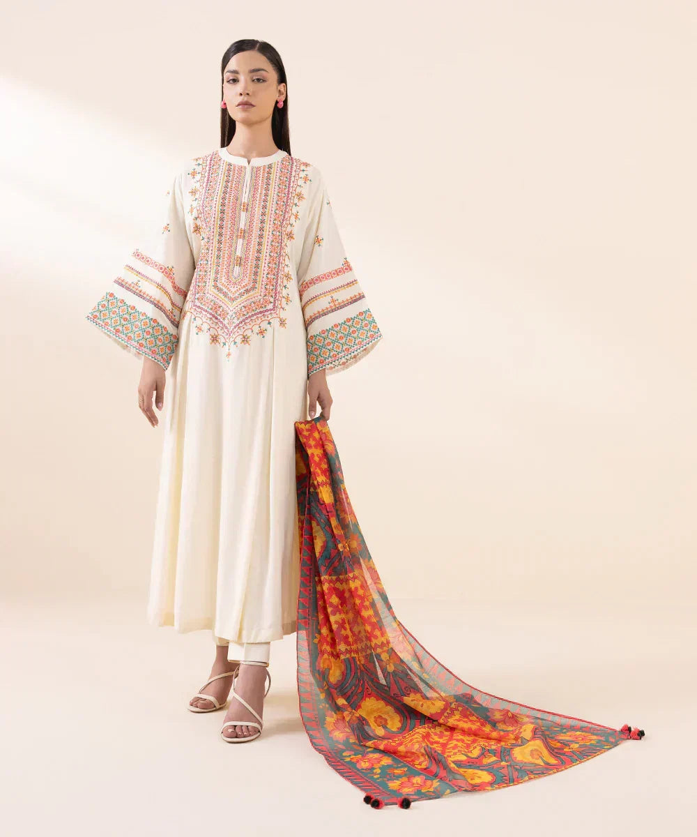 3 PC EMBROIDERED LAWN - BG762