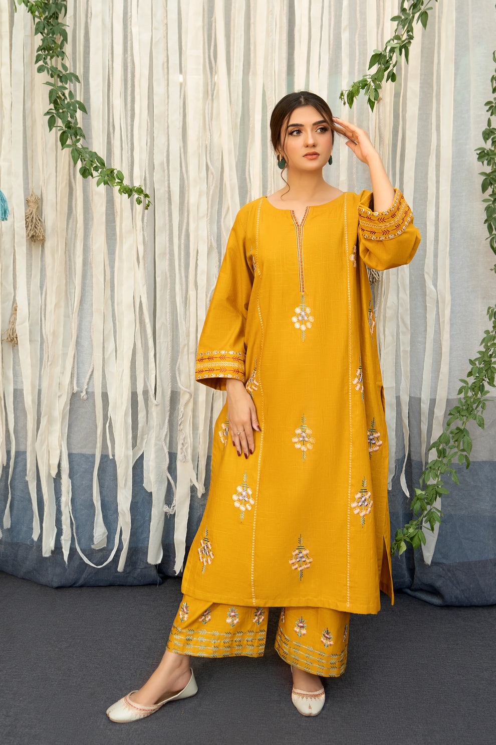 ZAHRA-BG552