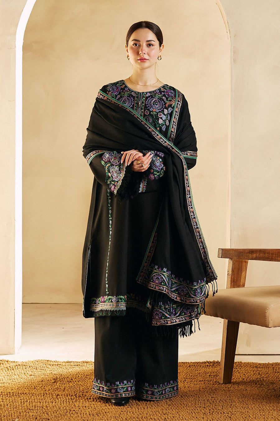 EMBROIDERED LAWN 3PC SUIT-BG662